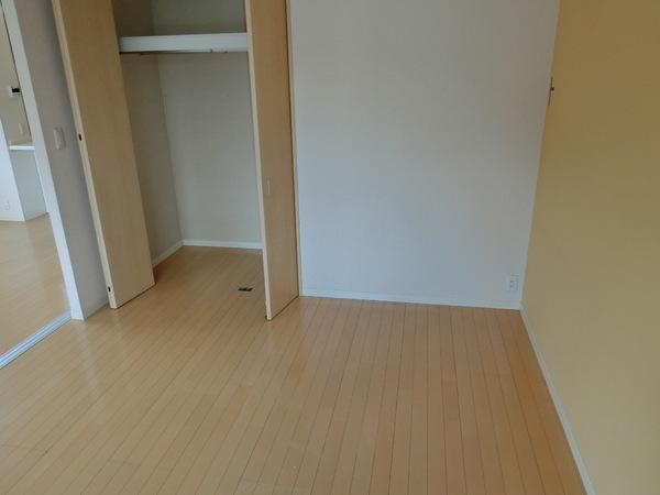 ウエストフィールドA棟の洋室画像