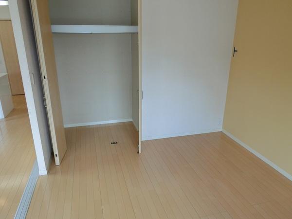 ウエストフィールドA棟の洋室画像