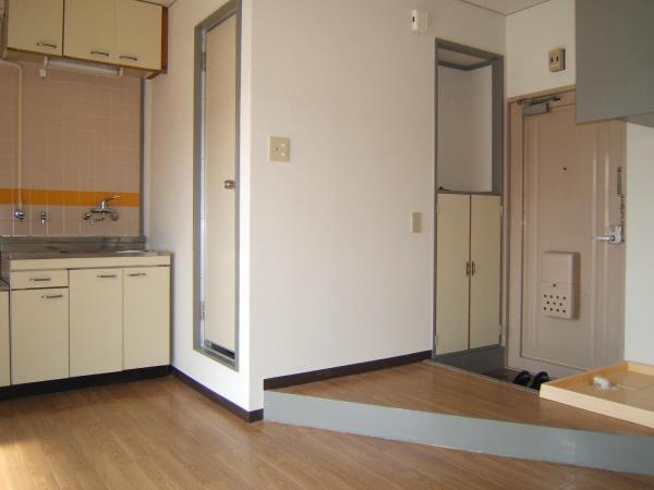 生駒市中菜畑２丁目のマンションのリビング画像