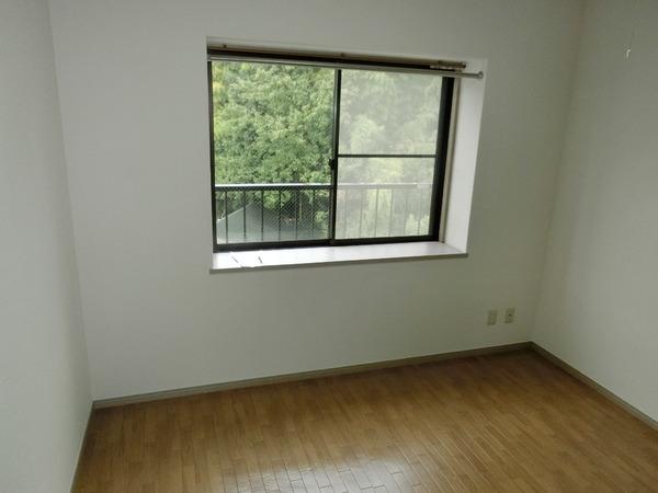 リヴェルテ生駒の洋室画像