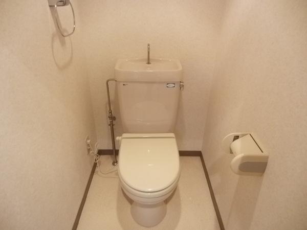 生駒市辻町のマンションのトイレ画像