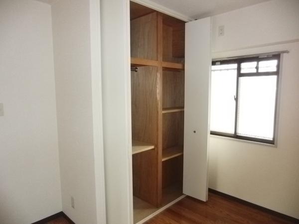 生駒市辻町のマンションの収納画像