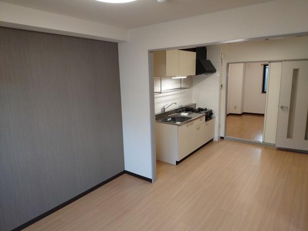 生駒市辻町のマンションのリビング画像