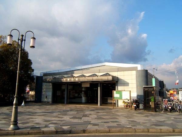 生駒市東山町のハイツの駅画像