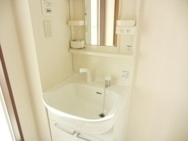 生駒市東山町のハイツの洗面台・洗面所画像