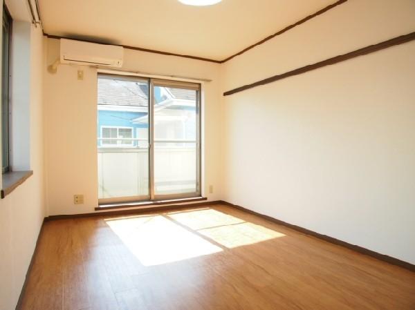 CENTURY千年のリビング画像