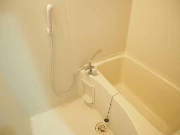 カルナ市ヶ谷薬王寺のバス画像