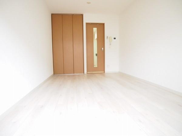 カルナ市ヶ谷薬王寺のリビング画像