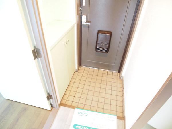 ファムール井荻の玄関画像