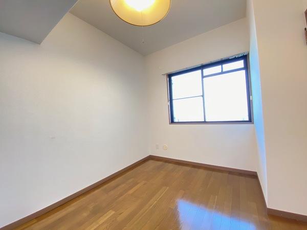 ファムール井荻の洋室画像