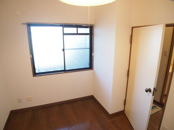 ファムール井荻の洋室画像