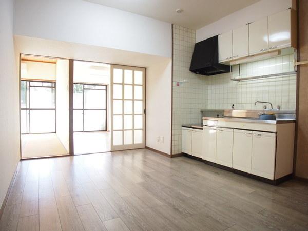 ファムール井荻のリビング画像