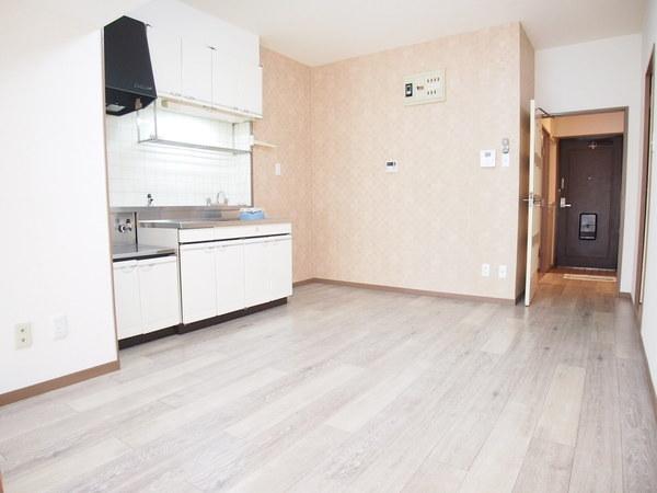 ファムール井荻のリビング画像