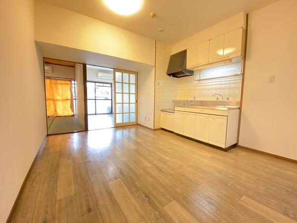 ファムール井荻のリビング画像