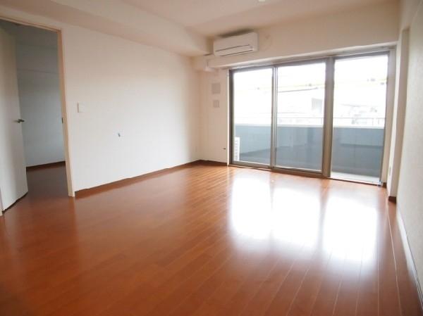 プラチナウエストのリビング画像