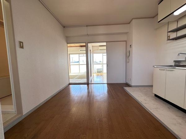 小泉マンションのリビング画像