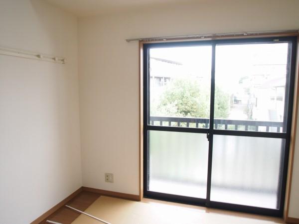 ブルーベルイーストの洋室画像