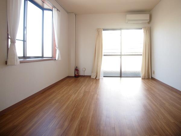 アマデウスコーポの洋室画像