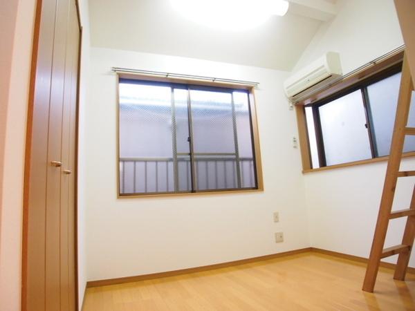 アトリエ彩雲の洋室画像