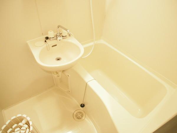 アトリエ彩雲のバス画像