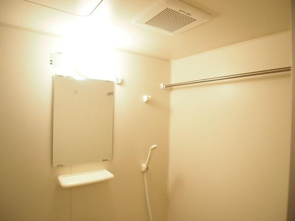 アトリエ彩雲のバス画像