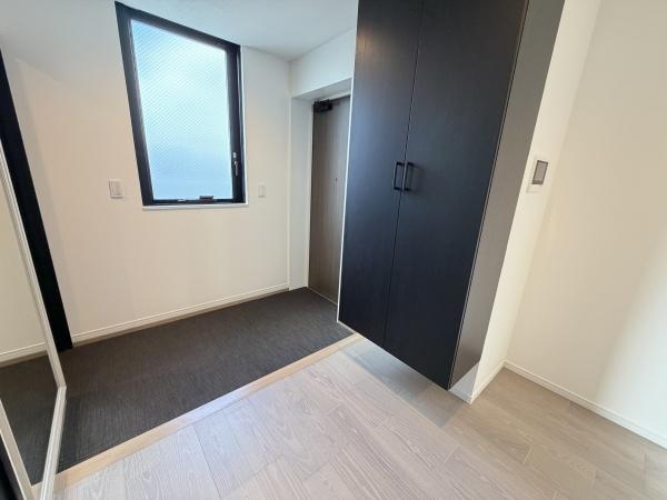 プラチナテラス・ロイロの玄関画像