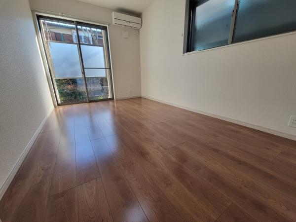 サン・ルシェールの洋室画像