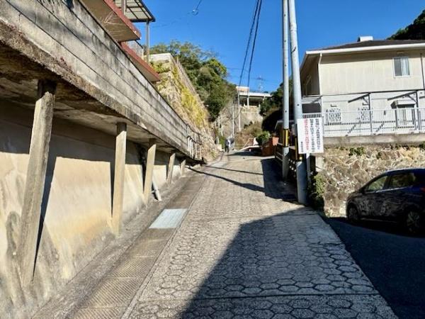 佐世保市八幡町の土地の前面道路含む現地写真画像