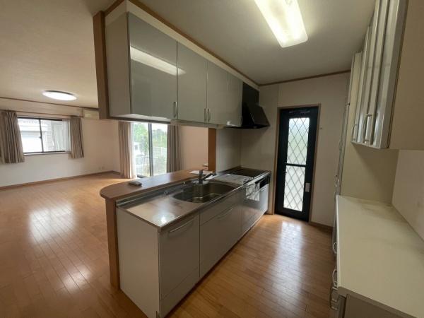 佐世保市高梨町の中古一戸建のキッチン画像