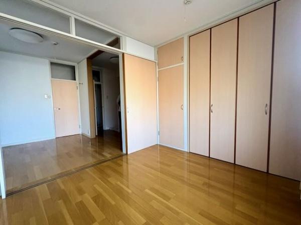 佐世保市勝富町のマンションの洋室画像