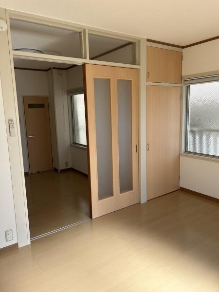 佐世保市勝富町のマンションの洋室画像
