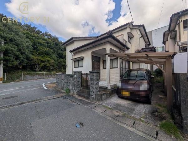 糟屋郡須惠町大字植木の中古一戸建の前面道路含む現地写真画像