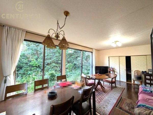 福岡市中央区笹丘2丁目の中古一戸建のリビング画像