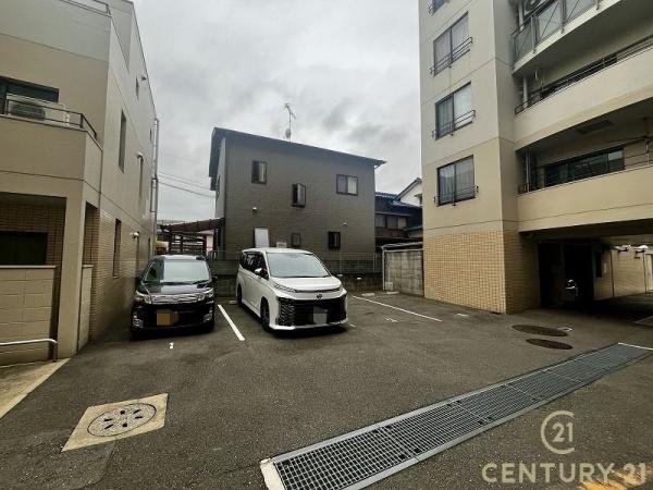 東峰マンション竹下の駐車場画像