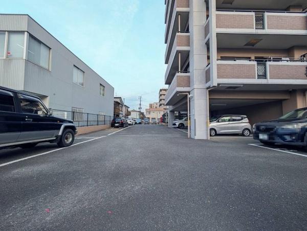 アムール板付7の駐車場画像
