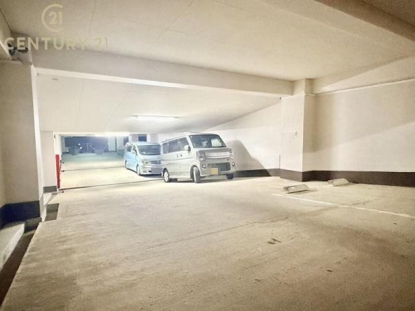 グランピア寺塚の駐車場画像