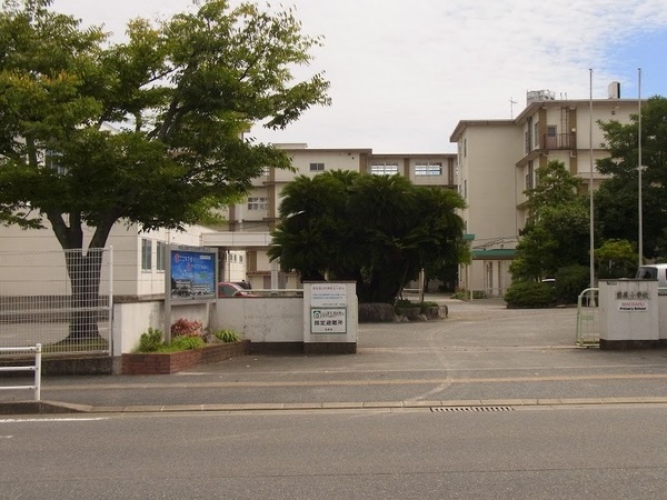 アルバガーデン伊都の杜Ⅲの小学校画像