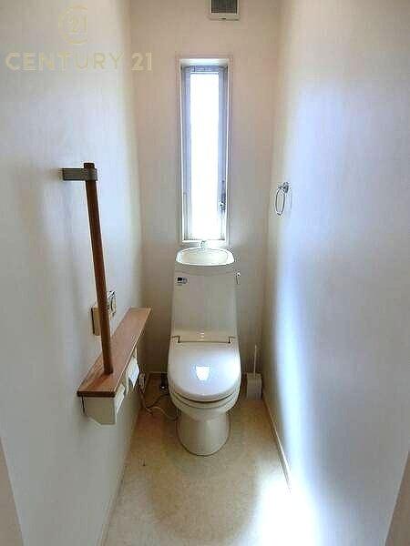 福岡市東区西戸崎２丁目の中古一戸建のトイレ画像