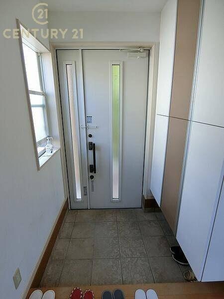 福岡市東区西戸崎２丁目の中古一戸建の玄関画像
