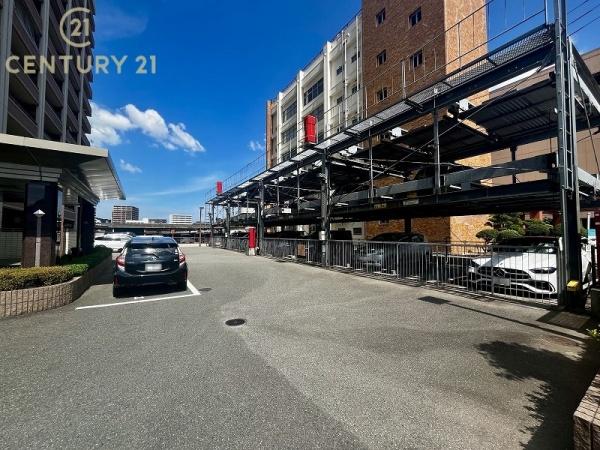 エバーライフリバーサイド飯塚壱番館の駐車場画像