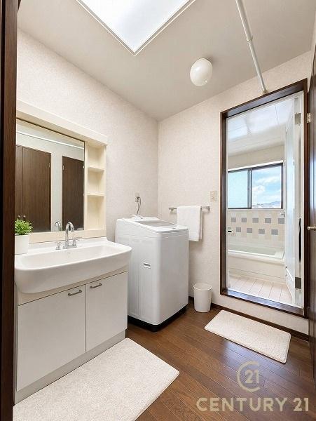 福岡市城南区友丘２丁目の中古一戸建の洗面台・洗面所画像