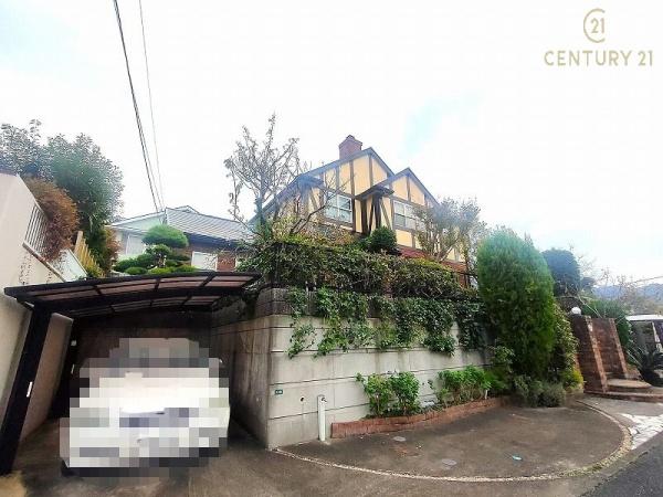 糸島市美咲が丘４丁目の中古一戸建の前面道路含む現地写真画像