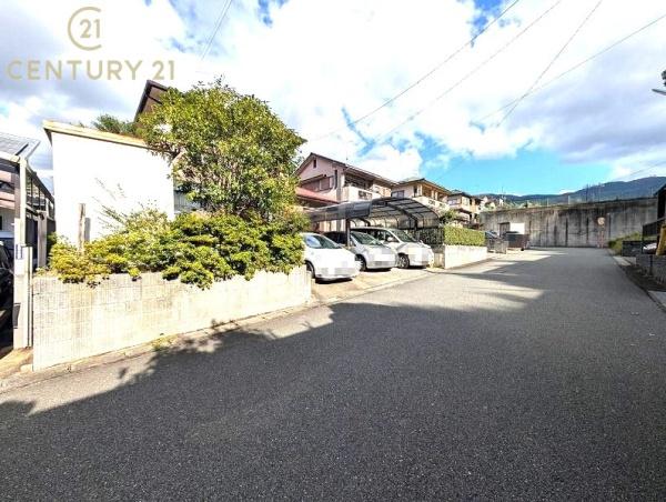 糟屋郡宇美町障子岳南２丁目の中古一戸建の前面道路含む現地写真画像