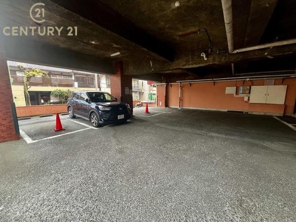 エバーライフ武蔵野の駐車場画像