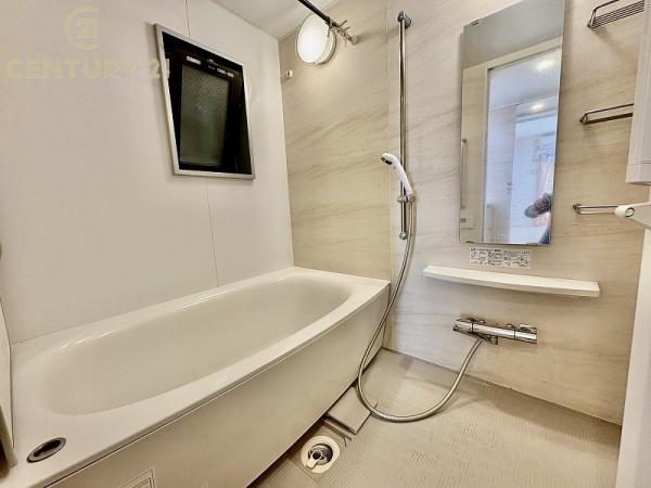 アンピール弥生が丘駅前のバス画像