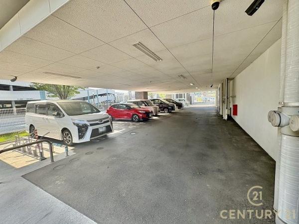 アンピール弥生が丘駅前の駐車場画像