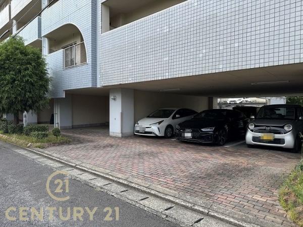 日商岩井イースト福間ステーションガーデンの駐車場画像