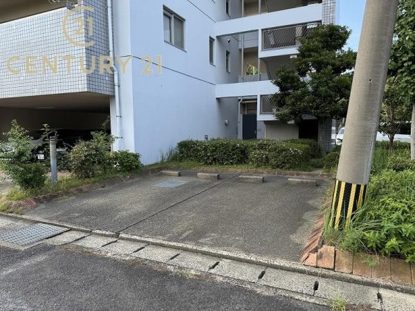 日商岩井イースト福間ステーションガーデンの駐車場画像