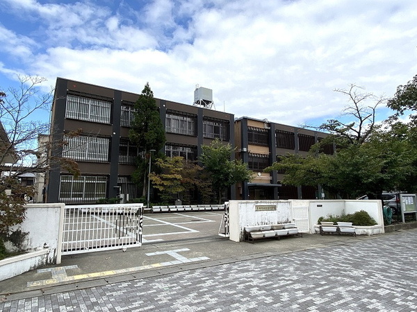 京都市中京区壬生坊城町の土地の中学校画像