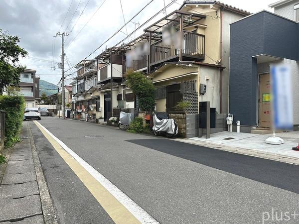 京都市右京区梅津中村町の新築一戸建の前面道路含む現地写真画像